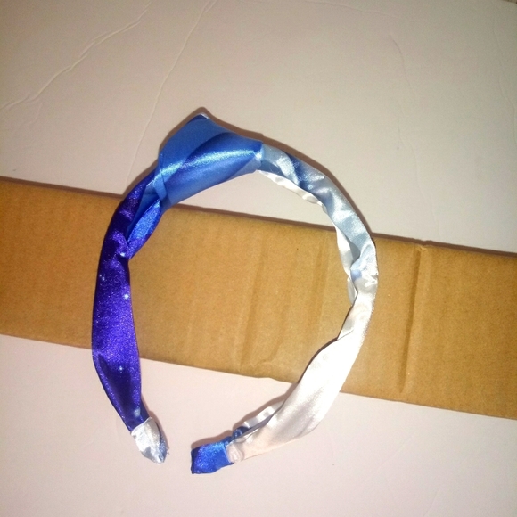 ombre blue and whiteKnotted Structured Headband - Picture 2 of 15